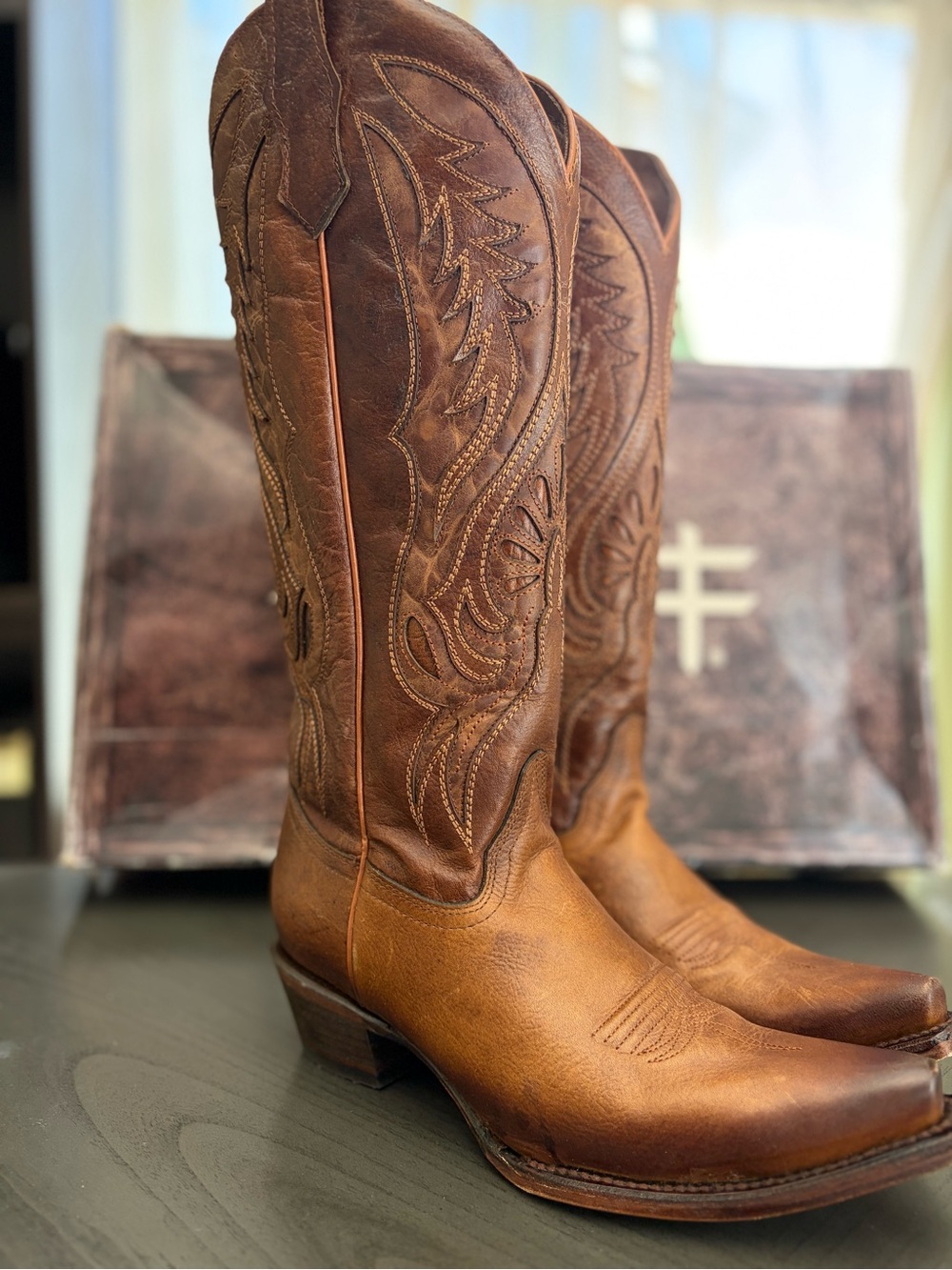 Circle G by Corral Women's Bronze with Inlays Snip Toe Cowboy Boots
